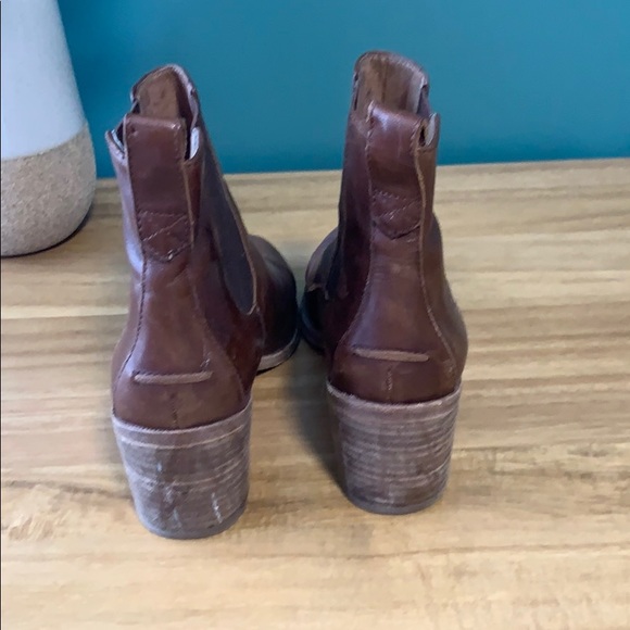 Madewell Heeled Chelsea Boot - Picture 4 of 5